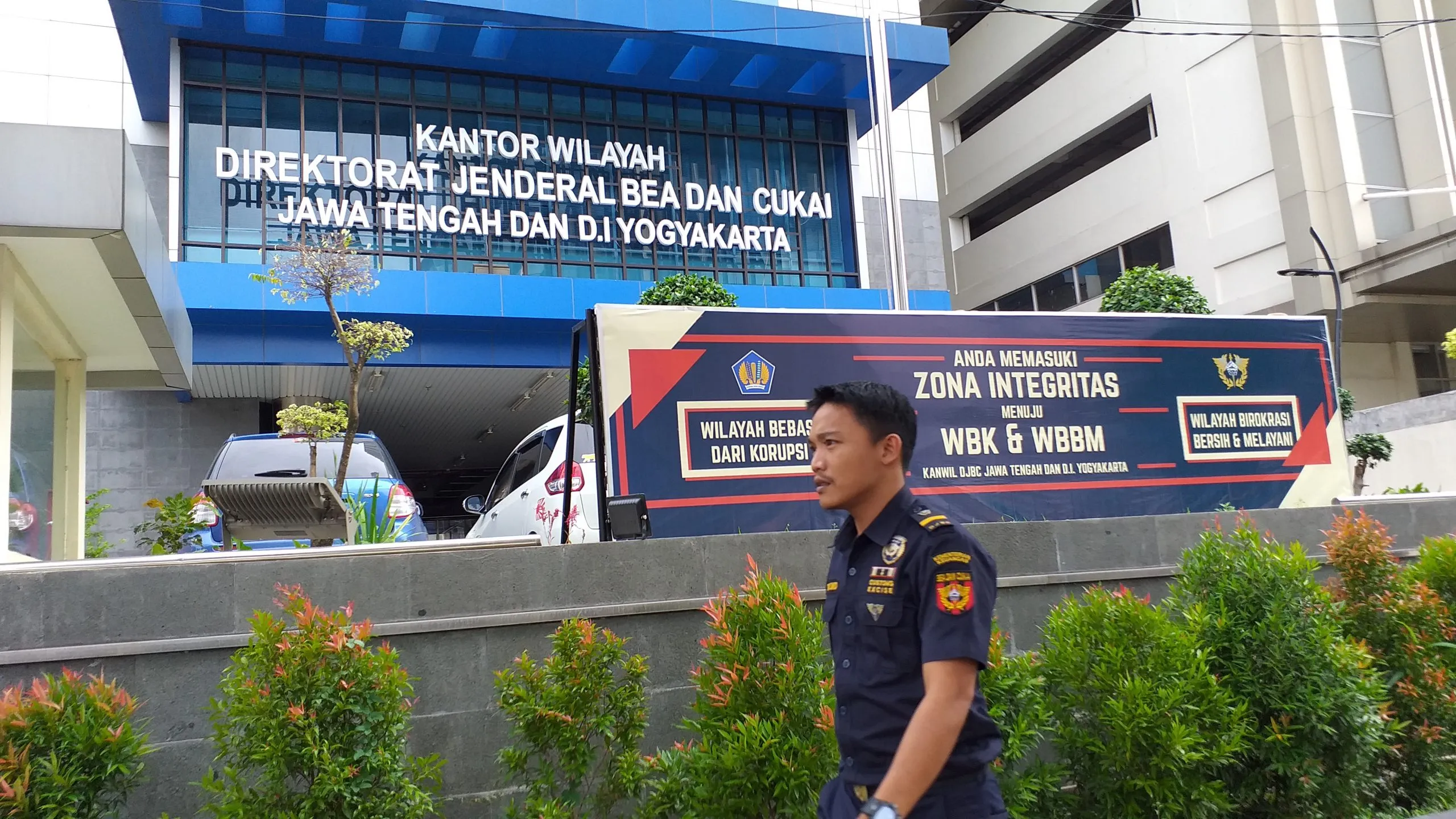 Peluang Karir Bergengsi: Purbaya Buka 380 Lowongan Bea Cukai Khusus Lulusan SMA